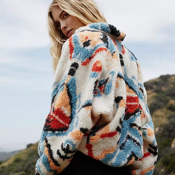 Free People Jackets & Blazers - 🌸FREE PEOPLE HIT the slopes  Printed Fleece Jacket🌸